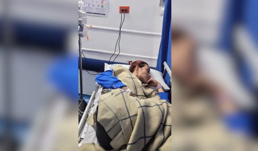 Sushi deja a mujer con múltiples enfermedades y movilidad reducida La vida de Yuli, una mujer de 27 años, cambió por completo tras comer un sushi en un restaurante. Lo que parecía una simple comida terminó desatando graves problemas de salud: sufrió un accidente cardiovascular, una parálisis facial, perdió parte de su movilidad y tuvo que reaprender a comer.