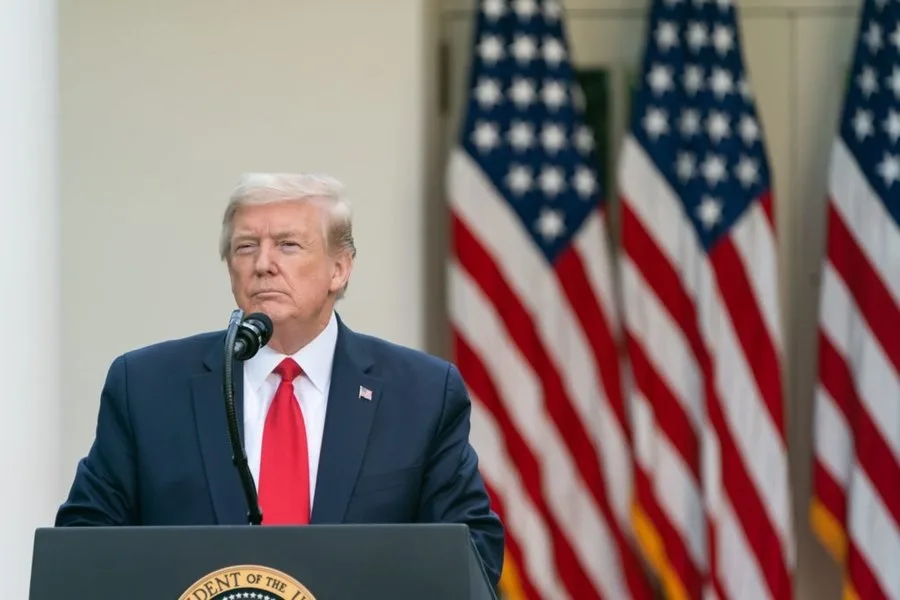 Tensión entre EE. UU. y Colombia: Trump calificó de "líder del narcotráfico" a Gustavo Petro La relación diplomática entre Colombia y Estados Unidos atraviesa un momento de alta tensión tras las recientes declaraciones del presidente Donald Trump, quien calificó a su homólogo colombiano, Gustavo Petro, como "líder del narcotráfico ilegal".