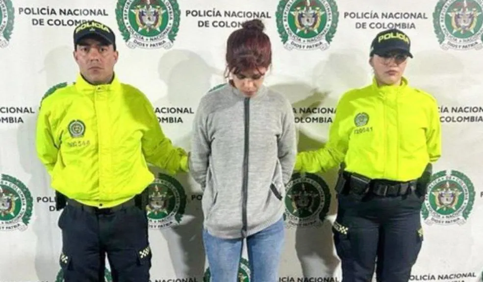 Trasladan a alias 'Gabriela' a la cárcel El Buen Pastor por el magnicidio de Miguel Uribe 2 Trasladan a alias 'Gabriela' a la cárcel El Buen Pastor por el magnicidio de Miguel Uribe Katerine Martínez, alias Gabriela, fue trasladada del búnker de la Fiscalía a la cárcel de mujeres El Buen Pastor. La mujer, de 19 años, está presuntamente implicada en el magnicidio del senador Miguel Uribe Turbay.