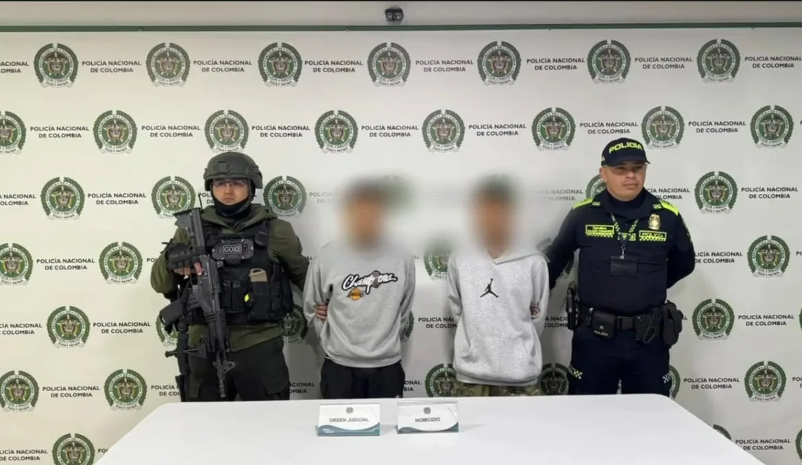 Soacha: así cayeron 'Los Nike', banda que tenía azotada a la Comuna 6 2 Soacha: así cayeron 'Los Nike', banda que tenía azotada a la Comuna 6 En un trabajo conjunto entre la Policía Nacional y la Fiscalía se logró la captura de la banda conocida como 'Los Nike', la cual traficaba drogas y atemorizaba a la Comuna 6 de Soacha. Además, fueron detenidos dos presuntos asesinos.