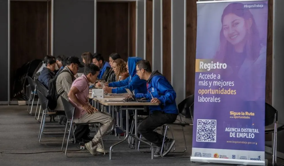 ¡Oportunidad laboral en Fontibón! 8.000 vacantes le esperan este jueves Si quiere finalizar el año trabajando, no se puede perder la Feria de Empleo que se llevará a cabo en la localidad de Fontibón, donde tendrá la oportunidad de acceder a 8.000 vacantes.