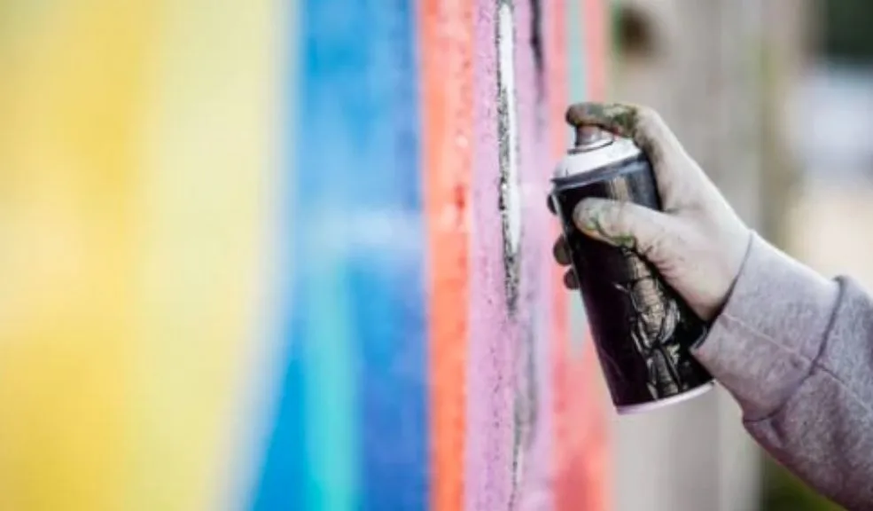 ¿Le apasiona pintar murales? Esta convocatoria en Bogotá es para usted 2 ¿Le apasiona pintar murales? Esta convocatoria en Bogotá es para usted Bogotá se ha ido transformando en una ciudad que, día tras día, llena de color y expresiones artísticas sus calles por medio de murales. En esta oportunidad, la convocatoria busca convertir en un lienzo vivo una zona gastronómica de la ciudad.
