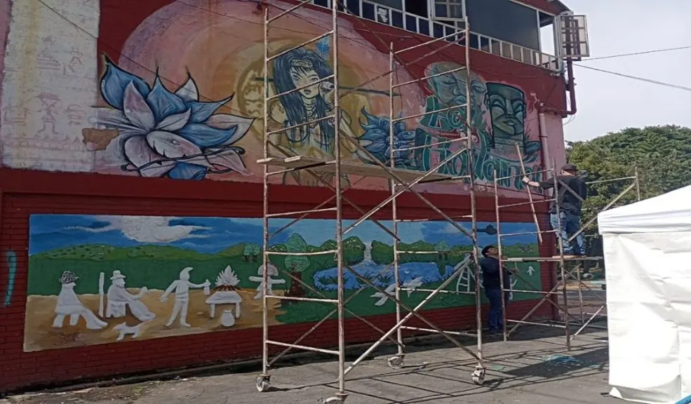 ¿Le apasiona pintar murales? Esta convocatoria en Bogotá es para usted 1 ¿Le apasiona pintar murales? Esta convocatoria en Bogotá es para usted Bogotá se ha ido transformando en una ciudad que, día tras día, llena de color y expresiones artísticas sus calles por medio de murales. En esta oportunidad, la convocatoria busca convertir en un lienzo vivo una zona gastronómica de la ciudad.