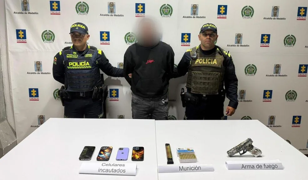 Capturado en Antioquia alias 'Fénix', cabecilla de la organización ecuatoriana 'Los Tiguerones' Un operativo entre autoridades colombianas y ecuatorianas logró la captura de alias 'Fénix', señalado como cabecilla de la violenta organización ecuatoriana 'Los Tiguerones'.