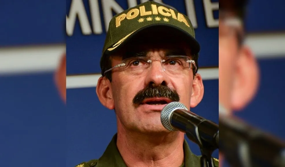 A la cárcel el general Palomino por tráfico de influencias Rodolfo Palomino fue capturado tras ser condenado por tráfico de influencias, al usar su cargo para favorecer a un investigado, y posteriormente se entregó voluntariamente para cumplir la orden de la Corte Suprema.