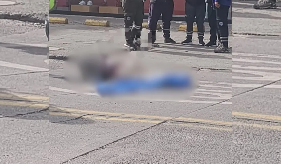 Accidente en Usaquén: motociclista perdió la vida tras chocar Una colisión múltiple registrada en la mañana de hoy, 5 de noviembre, en la localidad de Usaquén dejó a un motociclista como víctima mortal.