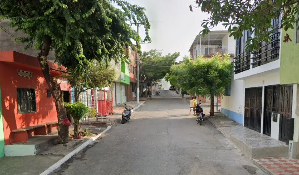 Al abogado Jeisson lo mataron mientras hacía una visita en Girardot Dolor e indignación embargan a Girardot (Cundinamarca) tras el asesinato de Jeison Giovanni Bautista. A este abogado de 37 años lo mataron mientras realizaba una visita en el barrio Ciudad Montes.