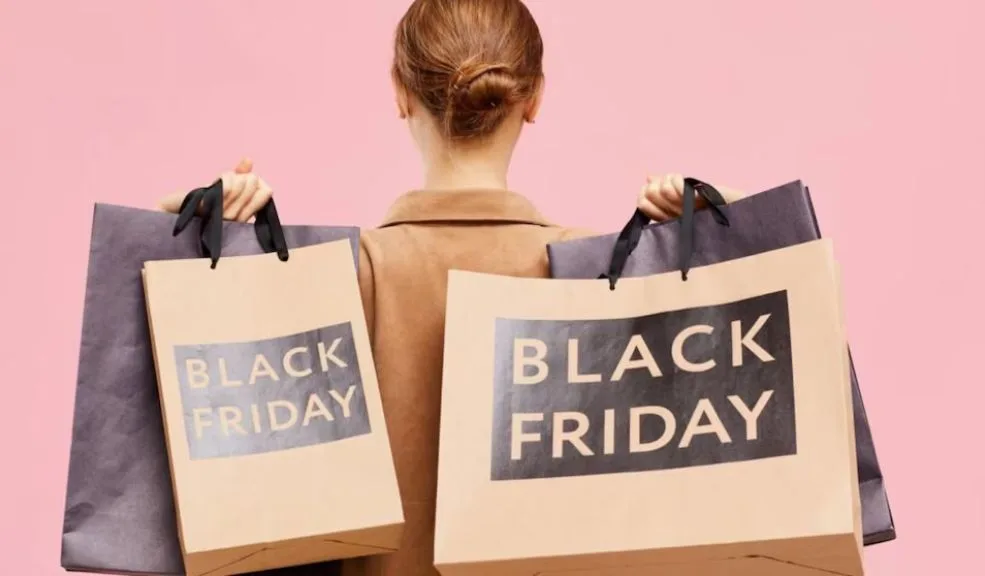 Aproveche las promociones del Black Friday para sus compras navideñas El Black Friday se ha convertido en la oportunidad perfecta para muchas personas de realizar compras en tecnología, ropa, viajes y electrodomésticos sin pagar precios tan altos y, en esta oportunidad, seguramente será aprovechado para las compras navideñas.