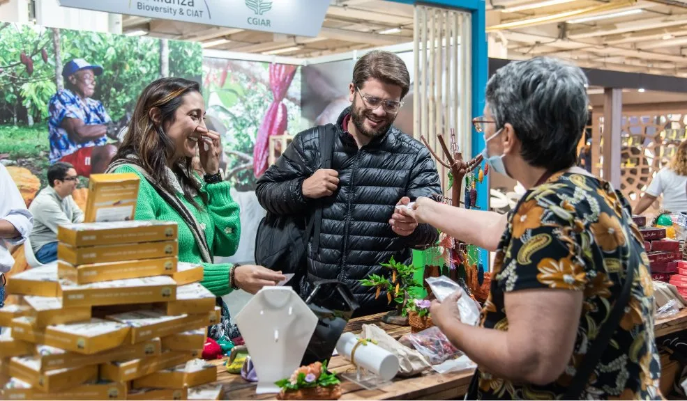 Arranca Chocoshow en Bogotá, la feria para amantes del chocolate 2 Arranca Chocoshow en Bogotá, la feria para amantes del chocolate Apúntese este fin de semana a la feria más dulce de Bogotá, Chocoshow, que reuine a los más tesos del chocolate del país.