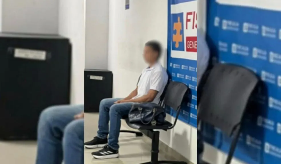 Atención: se entregó el otro de los implicados en la muerte de Jaime Esteban Moreno Tras varios días de fuga, se entregó otro de los presuntos responsables de la muerte de Jaime Esteban Moreno Jaramillo, el joven de 20 años y estudiante de Ingeniería de Sistemas de la Universidad de los Andes que falleció tras la brutal golpiza propinada en la noche de Halloween. El hombre se entregó en Cartagena.