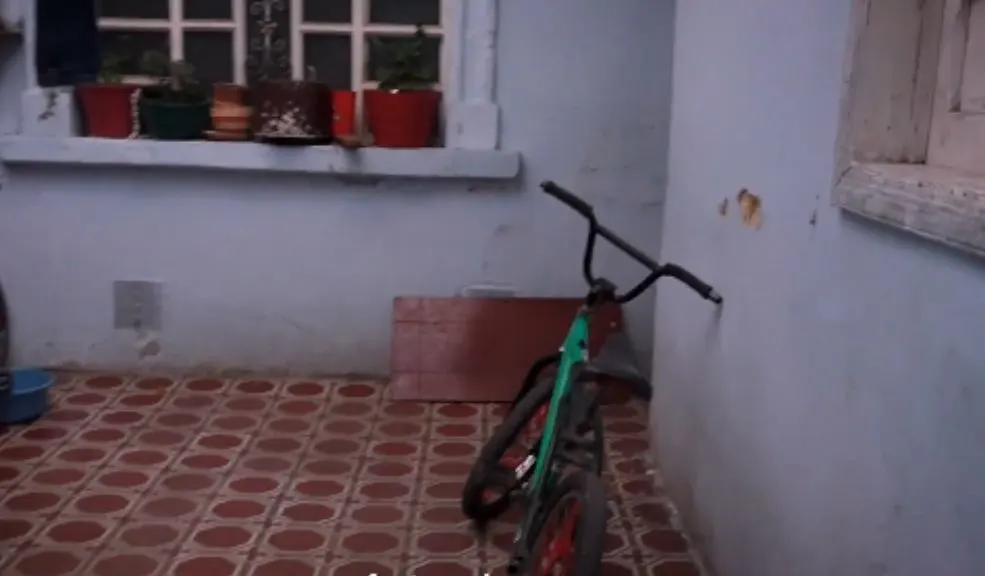 Megatoma en Santa Fe culminó con la incautación de bicicletas, armas y estupefacientes 1 Megatoma en Santa Fe culminó con la incautación de bicicletas, armas y estupefacientes Un extenso operativo de seguridad interinstitucional se ejecutó en el barrio San Bernardo, localidad de Santa Fe, para combatir el microtráfico y el hurto.