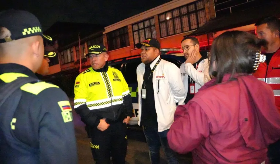 Sellan en Teusaquillo a un bar que fingía ser un "sindicato" para vender trago 1 Sellan en Teusaquillo a un bar que fingía ser un "sindicato" para vender trago Un operativo de control en el barrio Galerías, localidad de Teusaquillo, culminó con el sellamiento de un bar que operaba bajo la fachada de un "sindicato" para evadir las normativas y la venta de licor.
