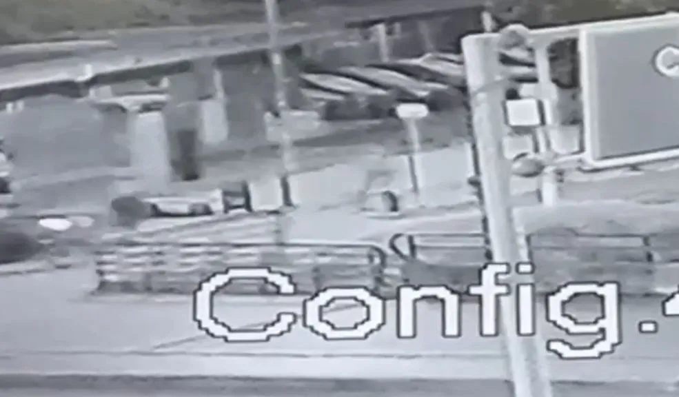Barrios Unidos: capturan a hombre que intentaba robar en una ciclorruta y disparó a uniformados 1 Barrios Unidos: capturan a hombre que intentaba robar en una ciclorruta y disparó a uniformados Las autoridades fueron alertadas por la presencia de un sujeto sospechoso en la ciclorruta del barrio La Patria, en la localidad de Barrios Unidos. Ante la llegada de los uniformados, el individuo emprendió la huida y desenfundó un arma para dispararles.
