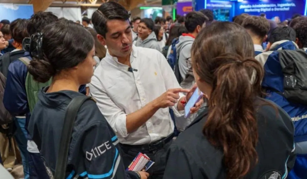 Bogotá: lanzan convocatoria de becas para educación superior y técnica en 2025 El distrito abrió la convocatoria “Jóvenes a la E 2025” con 3.900 becas para estudiar en universidades, técnicas y tecnológicas, en Bogotá. La matrícula es 100 % gratis, incluye apoyo económico y las inscripciones van del 11 al 18 de noviembre. Le contamos los requisitos.