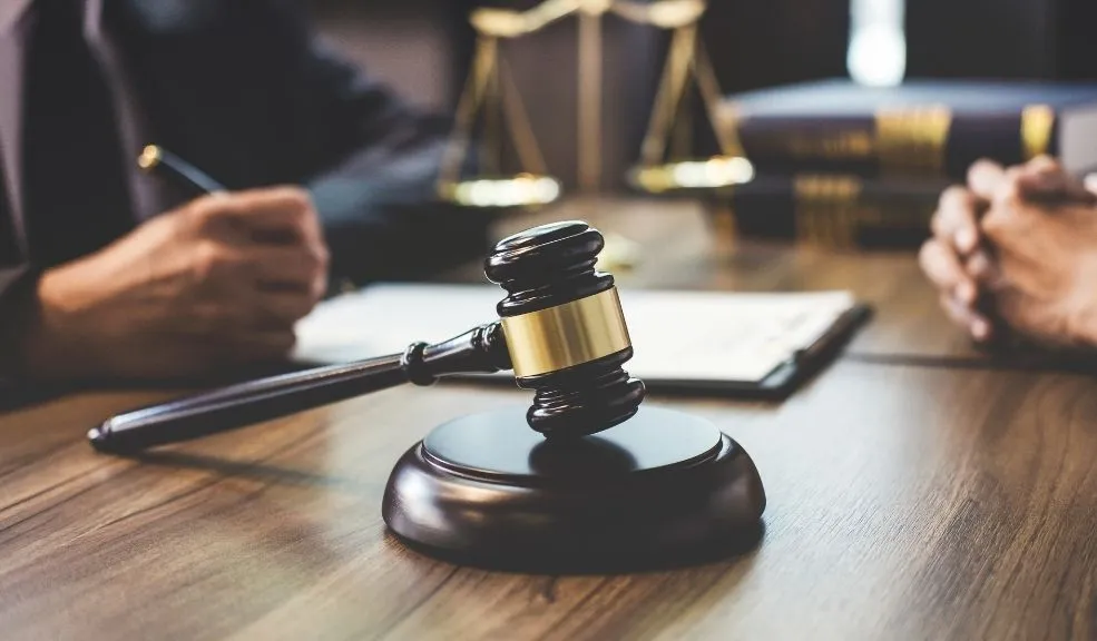 Cambian a Fiscal encargado del caso por la muerte del joven de la universidad de Los Andes Se ha producido un cambio de fiscal en la investigación contra Juan Carlos Suárez Ortiz, presunto responsable de la golpiza que causó la muerte de Jaime Esteban Moreno, estudiante de la Universidad de Los Andes, el pasado 31 de octubre.