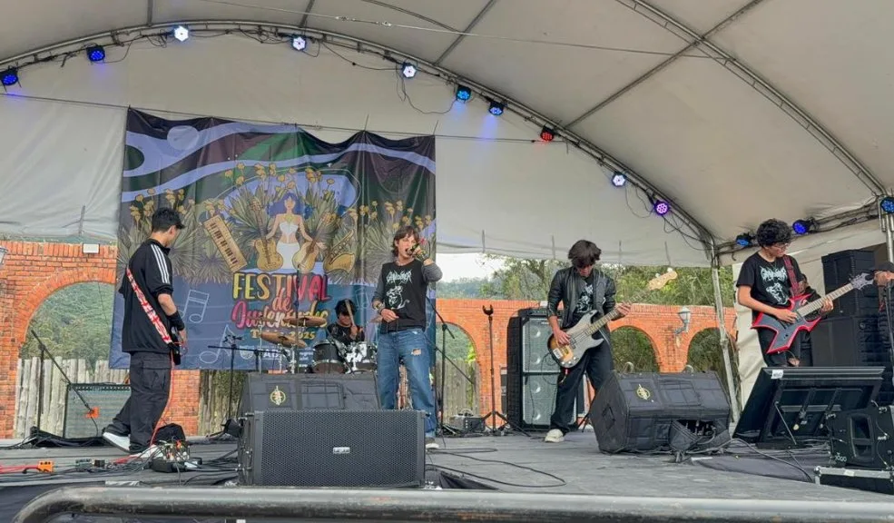 ¡Chía sonará fuerte! Llega la Primera Edición del Festival 'Rock N’ La Luna 2025' 3 ¡Chía sonará fuerte! Llega la Primera Edición del Festival 'Rock N’ La Luna 2025' ¡El rock se toma Chía! El municipio lanza la primera edición del festival Rock N’ La Luna 2025, un evento masivo y de entrada libre que reunirá el mejor talento nacional.