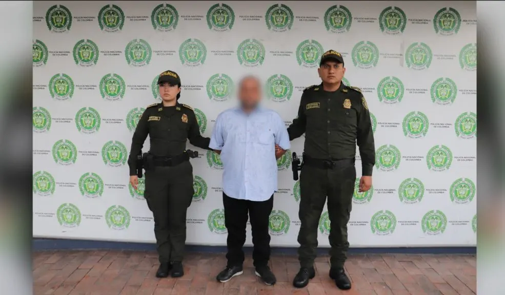 Capturada la banda 'Los Lobos', tras el millonario robo en el aeropuerto de Riohacha 2 Capturada la banda 'Los Lobos', tras el millonario robo en el aeropuerto de Riohacha Cayeron 'Los Lobos', la banda que robó $ 8.778 millones en Riohacha y tenía en la mira nuevos asaltos al sistema financiero.