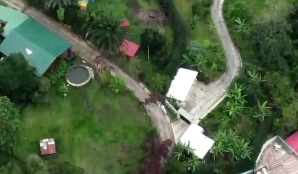 Capturada la banda 'Los Lobos', tras el millonario robo en el aeropuerto de Riohacha 4 Capturada la banda 'Los Lobos', tras el millonario robo en el aeropuerto de Riohacha Cayeron 'Los Lobos', la banda que robó $ 8.778 millones en Riohacha y tenía en la mira nuevos asaltos al sistema financiero.