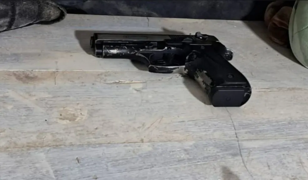 Capturada la banda 'Los Lobos', tras el millonario robo en el aeropuerto de Riohacha 3 Capturada la banda 'Los Lobos', tras el millonario robo en el aeropuerto de Riohacha Cayeron 'Los Lobos', la banda que robó $ 8.778 millones en Riohacha y tenía en la mira nuevos asaltos al sistema financiero.