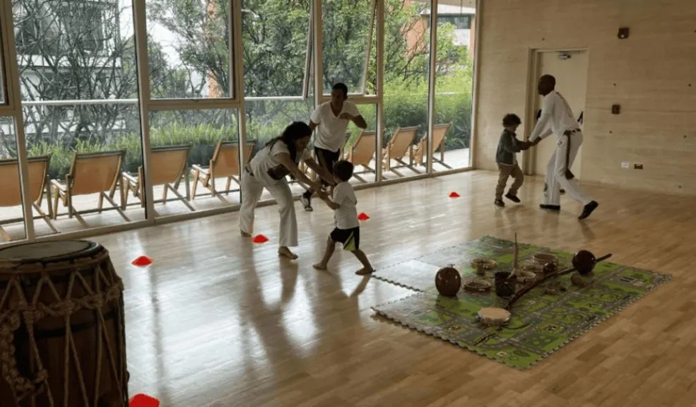Chapinero: aproveche las clases gratuitas de karate y capoeira para niños el fin de semana Si estaba en búsqueda de planes para el fin de semana en los que su hijo se distraiga y aprenda cosas nuevas, esta es la oportunidad perfecta. En el CEFE de Chapinero se llevará a cabo una clase gratuita de karate y otra de capoeira.