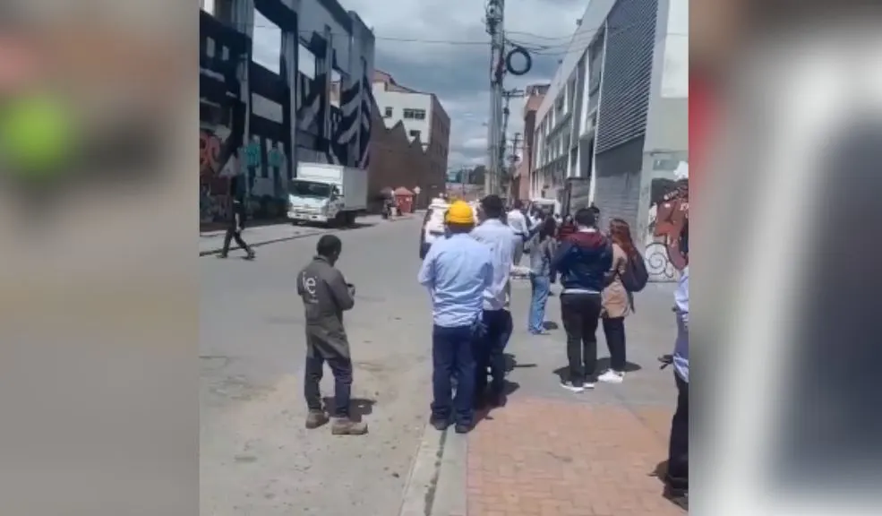 Cierre temporal de vías en Puente Aranda por artefacto sospechoso Una alerta de seguridad obligó al cierre temporal de vías en la localidad de Puente Aranda esta mañana tras el hallazgo de un artefacto sospechoso.