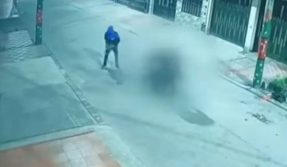 Ciudad Bolívar: luto por el homicidio de Yerson en medio de un hurto Un intento por recuperar su celular terminó en tragedia. Yerson Leandro Martín Molina, un hombre de 35 años, fue asesinado en la madrugada del domingo 9 de noviembre en el barrio Madelena, en la localidad de Ciudad Bolívar, al sur de Bogotá.
