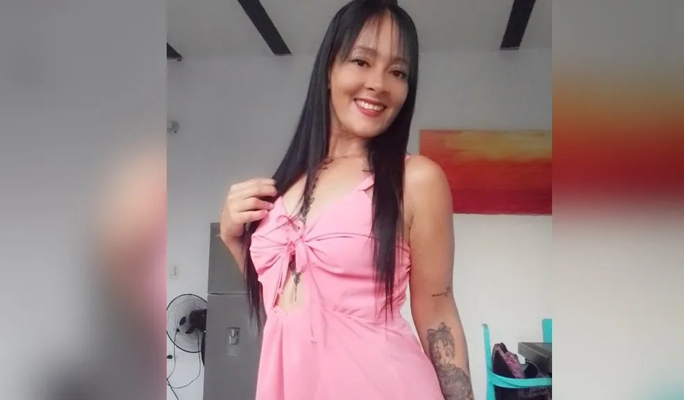 Cundinamarca: a Miriam le arrebataron la vida en un ataque sicarial en Girardot Miriam Paola Devia Gómez, madre de dos hijos, trabajadora y guerrera, como la describían sus allegados, fue la víctima de un ataque a disparos que le costó la vida en la noche del domingo en el barrio Pozo Azul del municipio de Girardot, en Cundinamarca.