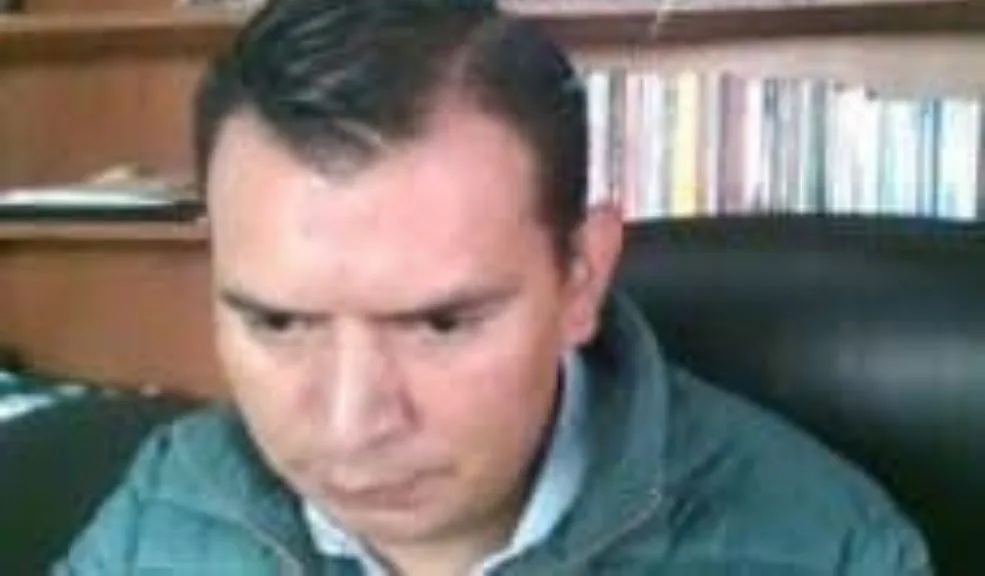 Cundinamarca: asesinan al abogado Fabián en un ataque sicarial en Chía El municipio de Chía, en Cundinamarca, volvió a verse sacudido por un hecho violento este sábado 15 de noviembre de 2025, cuando el abogado Fabián David Pachón Reyes, de 38 años, fue asesinado en un atentado sicarial.