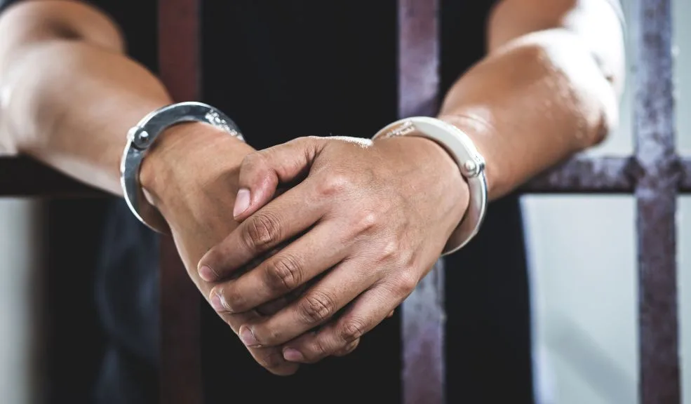 Cundinamarca: envían tras las rejas a presunto abusador de mujeres solas Las mujeres de Funza (Cundinamarca) ya pueden caminar un poco más tranquilas tras la captura de un sujeto que presuntamente abordaba a mujeres que estaban solas para amenazarlas y abusar de ellas.