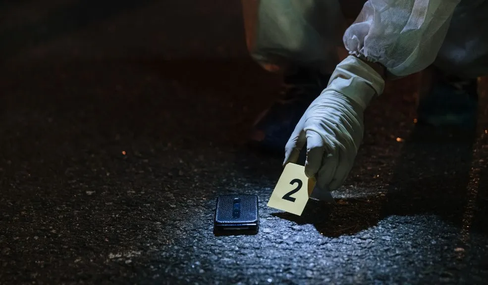 Dolor en Polonia: joven colombiano fue hallado muerto y su amigo es el principal sospechoso Las autoridades investigan la muerte de Javier Gómez Castellón, un DJ colombiano cuyo cuerpo fue hallado en Polonia. El amigo de la víctima es el principal sospechoso del crimen. Familiares y entidades nacionales están coordinando esfuerzos para repatriar sus restos.