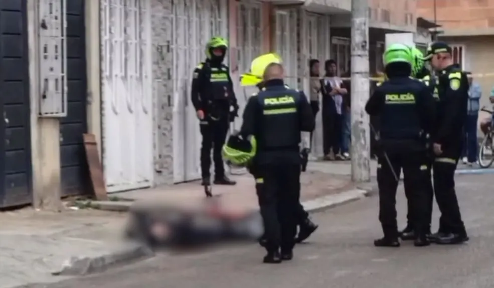 Atención: en Bosa San José murió un hombre tras un ataque a bala en plena vía 1 Atención: en Bosa San José murió un hombre tras un ataque a bala en plena vía En los últimos minutos se registró un ataque a bala en plena vía pública de Bosa San José. En el lugar habría fallecido un hombre que se movilizaba en bicicleta, mientras que los atacantes huyeron en motocicleta.