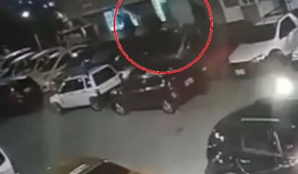 En Ciudad Bolívar: capturados tres individuos tras ataque armado en un bar Tiroteo en un bar de Ciudad Bolívar deja dos muertos; tres sospechosos fueron capturados por la Policía.