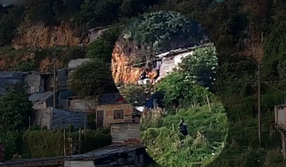 Ciudad Bolívar: capturan a tres personas por homicidio en el barrio El Capri Con la ayuda de las cámaras del Centro de Comando, Control, Comunicaciones y Cómputo (C4) de Bogotá, la policía capturó en Ciudad Bolívar a tres sujetos señalados de homicidio.