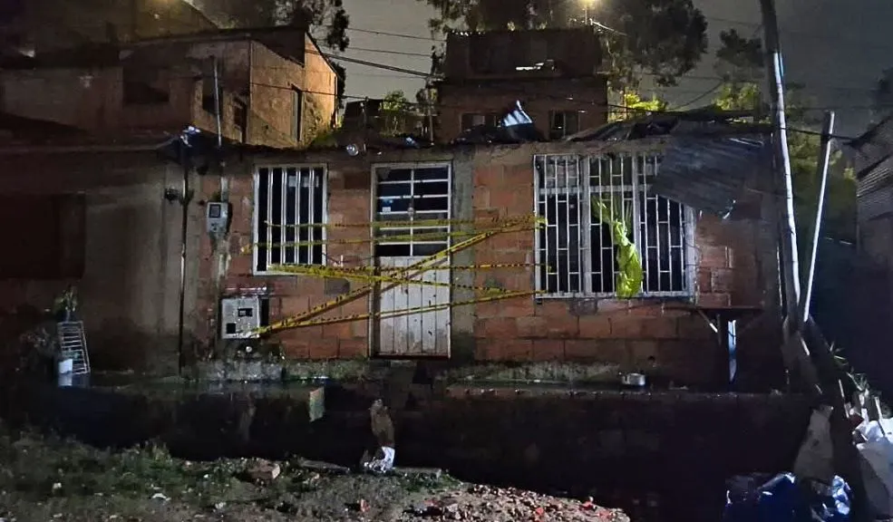 En Fusagasugá lloran a Germán Eduardo, quien murió en su casa en medio de las llamas Las autoridades investigan el fallecimiento de Germán Eduardo Ibáñez, un trabajador de motocarro conocido en Fusagasugá. El cuerpo fue hallado dentro de una vivienda que previamente había sido consumida por las llamas. Se esperan los resultados de la investigación para esclarecer las causas del deceso.
