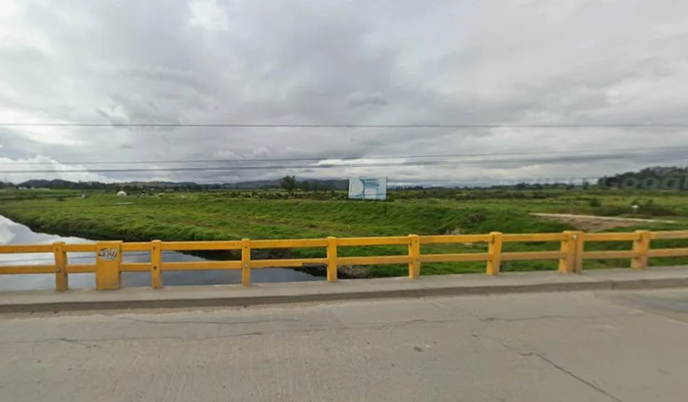 En Soacha, Jersey fue torturado y asesinado tras caer en una falsa venta de vehículo Un enorme sentimiento de luto y consternación inunda hoy a la familia de un joven soldado, identificado como Jersey Alexánder Quintero Afanador, de 26 años, quien fue asesinado en medio de una estafa por una compra de un vehículo. 