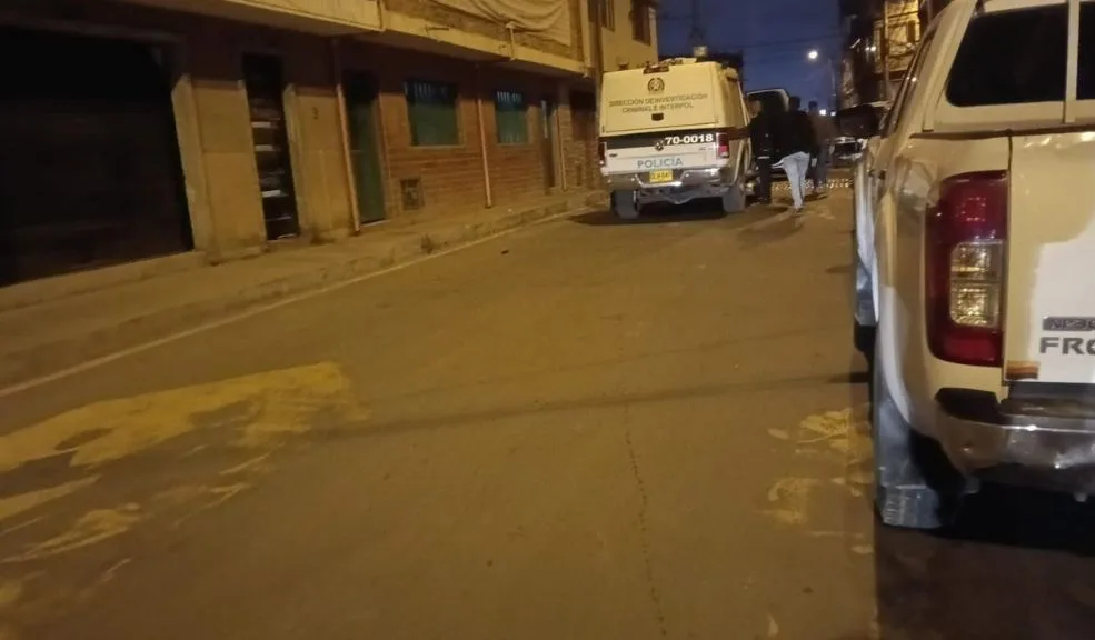 En Soacha, motero fue asesinado a tiros por robarle la moto en el barrio Eugenio Díaz A tan solo una cuadra del antiguo cementerio municipal de Soacha, una tragedia se posó sobre el barrio Eugenio Díaz luego de que, en una de las esquinas del sector, fuera atacado a tiros un joven.