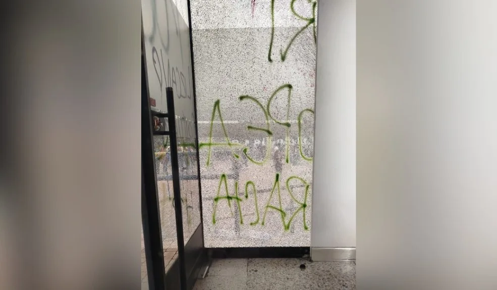 En vivo: manifestaciones de universidades públicas afectan la movilidad en Bogotá 4 En vivo: manifestaciones de universidades públicas afectan la movilidad en Bogotá La capital se enfrenta a una nueva jornada de manifestaciones organizadas por las universidades públicas, que actualmente se encuentran ante momentos de tensión por la elección de sus respectivos rectores. A esta hora se presentan afectaciones viales por los bloqueos realizados por los estudiantes.