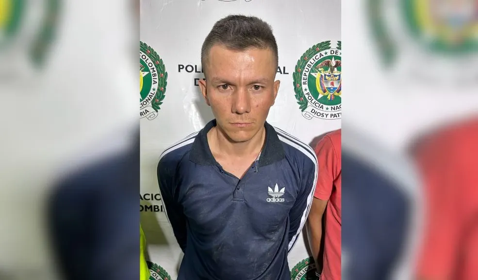 Esta es la millonaria recompensa que piden por el homicida de la patrullera Paula Ortega Las autoridades han ofrecido una millonaria recompensa por información que conduzca a la recaptura de Nelson Ocampo Morales, un peligroso recluso que se fugó recientemente de la cárcel de máxima seguridad de Combita, Boyacá.