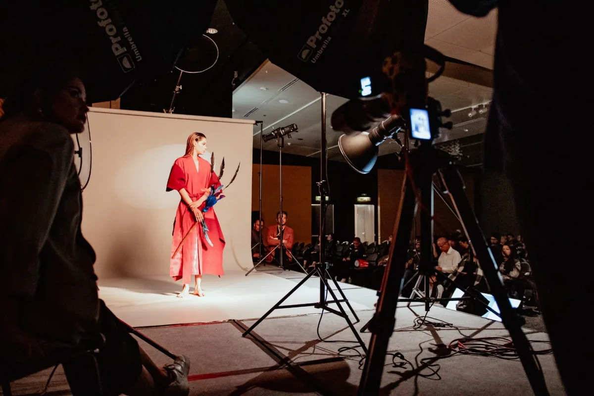 ¿Le gusta la fotografía? Los tesos de este arte darán una 'Masterclass' en Bogotá Este jueves arranca en Bogotá una nueva edición del Masterclass, Festival Internacional de Fotografía, donde expertos internacionales compartirán sus conocimientos. Le informamos quiénes son los invitados y lo que encontrará en el evento.