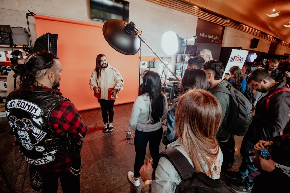¿Le gusta la fotografía? Los tesos de este arte darán una 'Masterclass' en Bogotá Este jueves arranca en Bogotá una nueva edición del Masterclass, Festival Internacional de Fotografía, donde expertos internacionales compartirán sus conocimientos. Le informamos quiénes son los invitados y lo que encontrará en el evento.