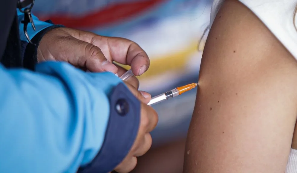 Fiebre amarilla, VPH y más: estos son los puntos de vacunación habilitados este viernes 2 Fiebre amarilla, VPH y más: estos son los puntos de vacunación habilitados este viernes Una nueva jornada de vacunación iniciará desde las 8:00 a.m. de este viernes 21 de noviembre. En los diferentes puntos podrá acceder a vacunas para la fiebre amarilla, el virus del papiloma humano, sarampión, hepatitis B, entre otras.
