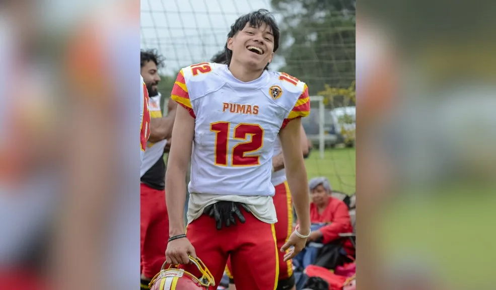 Fontibón:‘Ivancho’ viajará a USA por su sueño de llegar a la NFL En el sector de Hayuelos (Fontibón) vive un pelado que podría dar el salto a la NFL (National Football League), la liga de fútbol americano de los Estados Unidos. Se llama Iván David Ortiz Bolaños y está en la mira de los cazatalentos para cumplir su sueño de ser profesional en ese país.