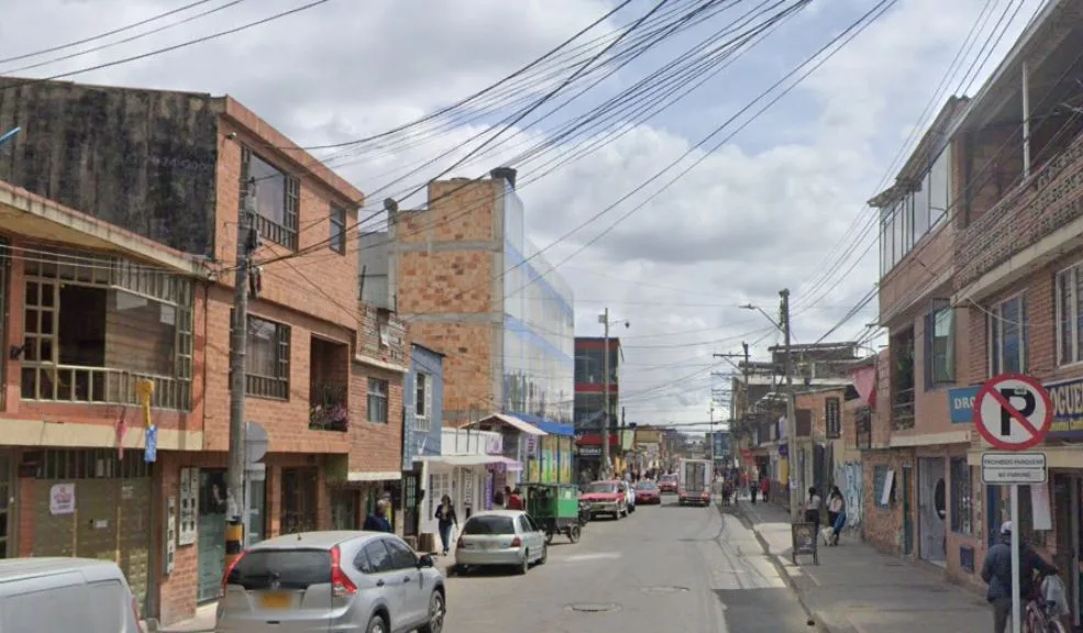 Funza: con tres tiros acabaron con la vida de un reciclador conocido como ‘Franco’ A tan solo unas cuadras del parque principal de Funza, en Cundinamarca, un hombre de aproximadamente 34 años perdió la vida luego de ser atacado con arma de fuego la noche del viernes. El hecho ha dejado consternados a los residentes de esta población de la sabana de Bogotá.
