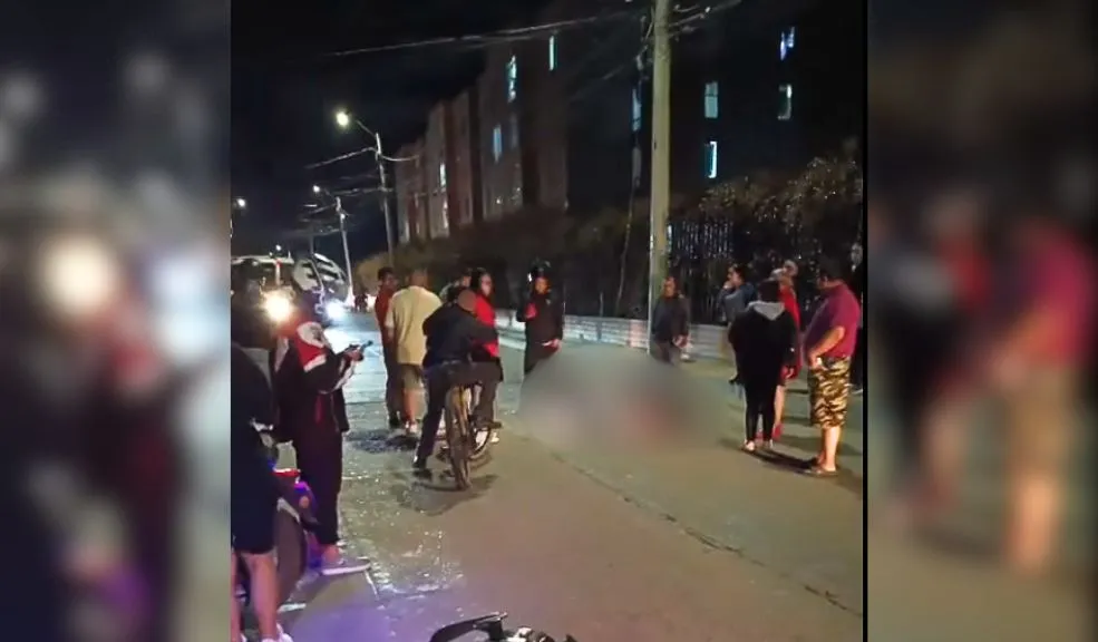 Funza: sicarios le quitaron la vida a motero en una calle del barrio Siete Trojes La comunidad del barrio Siete Trojes, en Funza, está consternada por el sicariato que se registró allí el pasado lunes. Una persona que se movilizaba en motocicleta perdió la vida en el ataque. A continuación, los detalles del suceso.