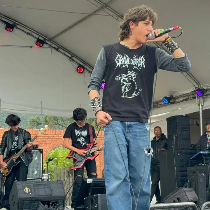 ¡Chía sonará fuerte! Llega la Primera Edición del Festival 'Rock N’ La Luna 2025' 2 ¡Chía sonará fuerte! Llega la Primera Edición del Festival 'Rock N’ La Luna 2025' ¡El rock se toma Chía! El municipio lanza la primera edición del festival Rock N’ La Luna 2025, un evento masivo y de entrada libre que reunirá el mejor talento nacional.