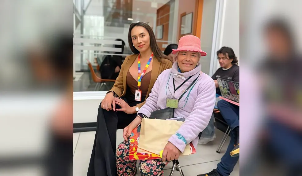 Han pasado 84 años: adulta mayor trans por fin obtiene su cédula con identidad femenina Tuvieron que pasar 84 años para que Nieves Linares, una mujer trans oriunda de Villeta (Cundinamarca), por fin obtuviera el reconocimiento a su lucha y a su identidad de género, al lograr el cambio de sus datos en sus documentos gracias al programa ‘Reafírmate, el Chuchú de la Cédula’.