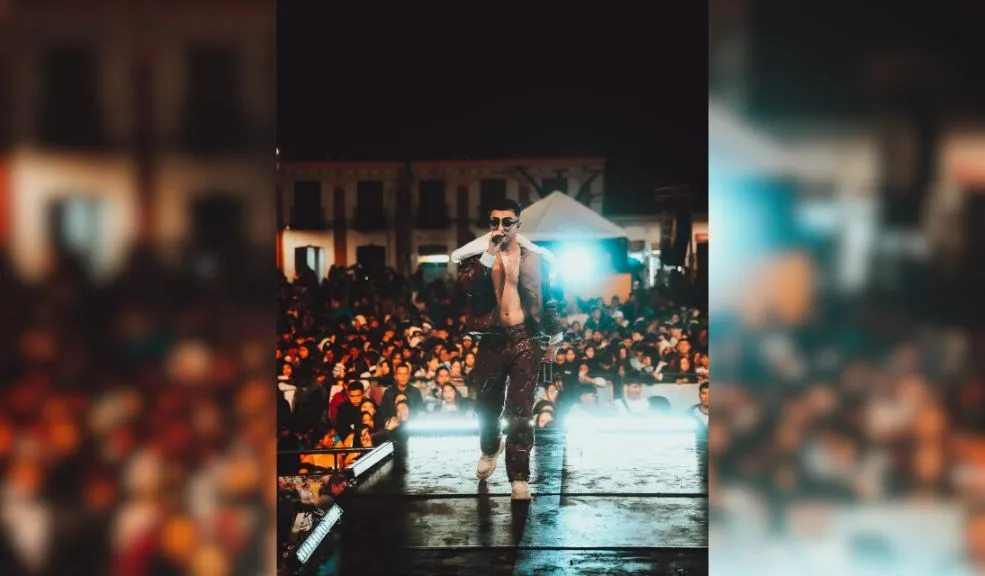 Kash, el bogotano que la rompe en el género urbano: le abrirá el concierto a J Balvin 2 Kash, el bogotano que la rompe en el género urbano: le abrirá el concierto a J Balvin De Bogotá para el mundo: Kash, el artista que le abrirá el concierto a J Balvin. En exclusiva, Q'HUBO habló con el talentoso urbano bogotano, quien acaba de lanzar su nuevo sencillo, 'No alumbra', antes de su gran noche en El Campín el 13 de diciembre.