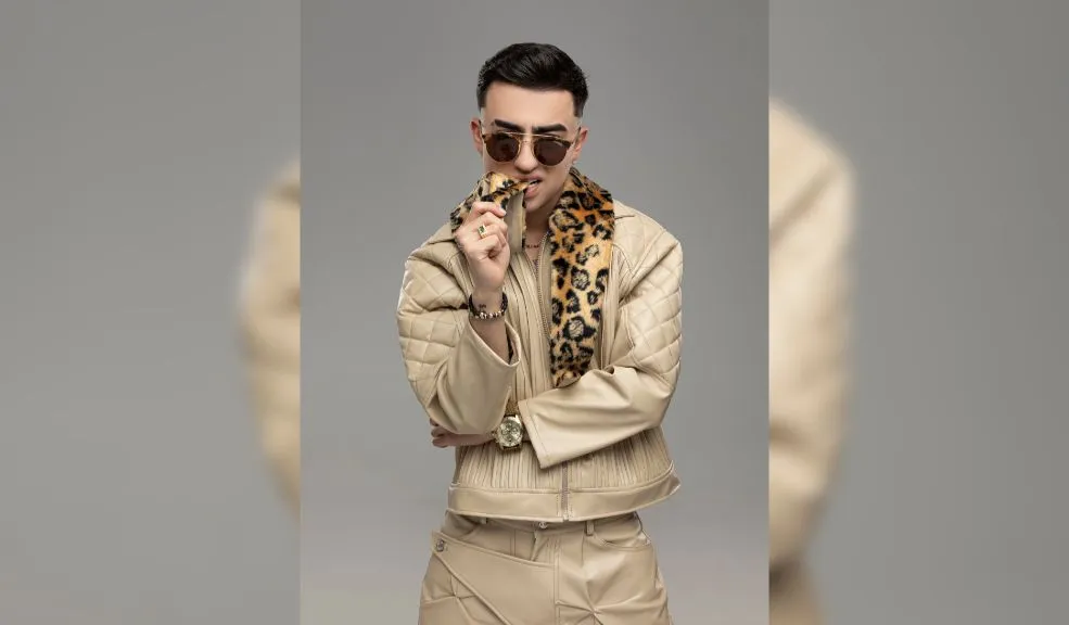 Kash, el bogotano que la rompe en el género urbano: le abrirá el concierto a J Balvin 3 Kash, el bogotano que la rompe en el género urbano: le abrirá el concierto a J Balvin De Bogotá para el mundo: Kash, el artista que le abrirá el concierto a J Balvin. En exclusiva, Q'HUBO habló con el talentoso urbano bogotano, quien acaba de lanzar su nuevo sencillo, 'No alumbra', antes de su gran noche en El Campín el 13 de diciembre.
