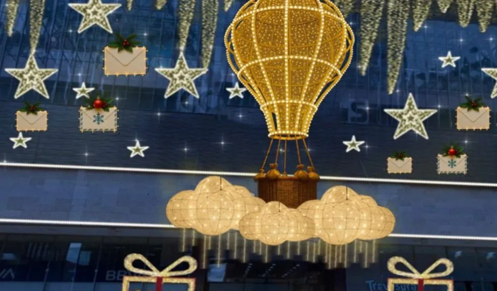 Los centros comerciales le dan la bienvenida a la Navidad 3 Los centros comerciales le dan la bienvenida a la Navidad Tres centros comerciales inauguran su Navidad con experiencias inmersivas para toda la familia, destacándose la Villa Navidad de Hayuelos, el globo aerostático de Avenida Chile y el alumbrado temático de Vívelo Mercurio en Soacha.
