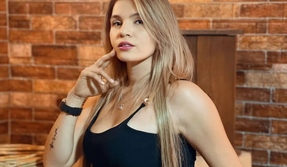 Mayerly, artista de música popular, tuvo un triste final en Facatativá 2 Mayerly, artista de música popular, tuvo un triste final en Facatativá Tan solo cuatro días después de lanzar su canción ‘Con tus chiros a otra parte’, la cantante de música popular Mayerly Días, más conocida como ‘La Voz de Quipile’, falleció en un centro médico de Facatativá, dejando consternados a amigos, seguidores y allegados, que aún no superan la prematura pérdida.